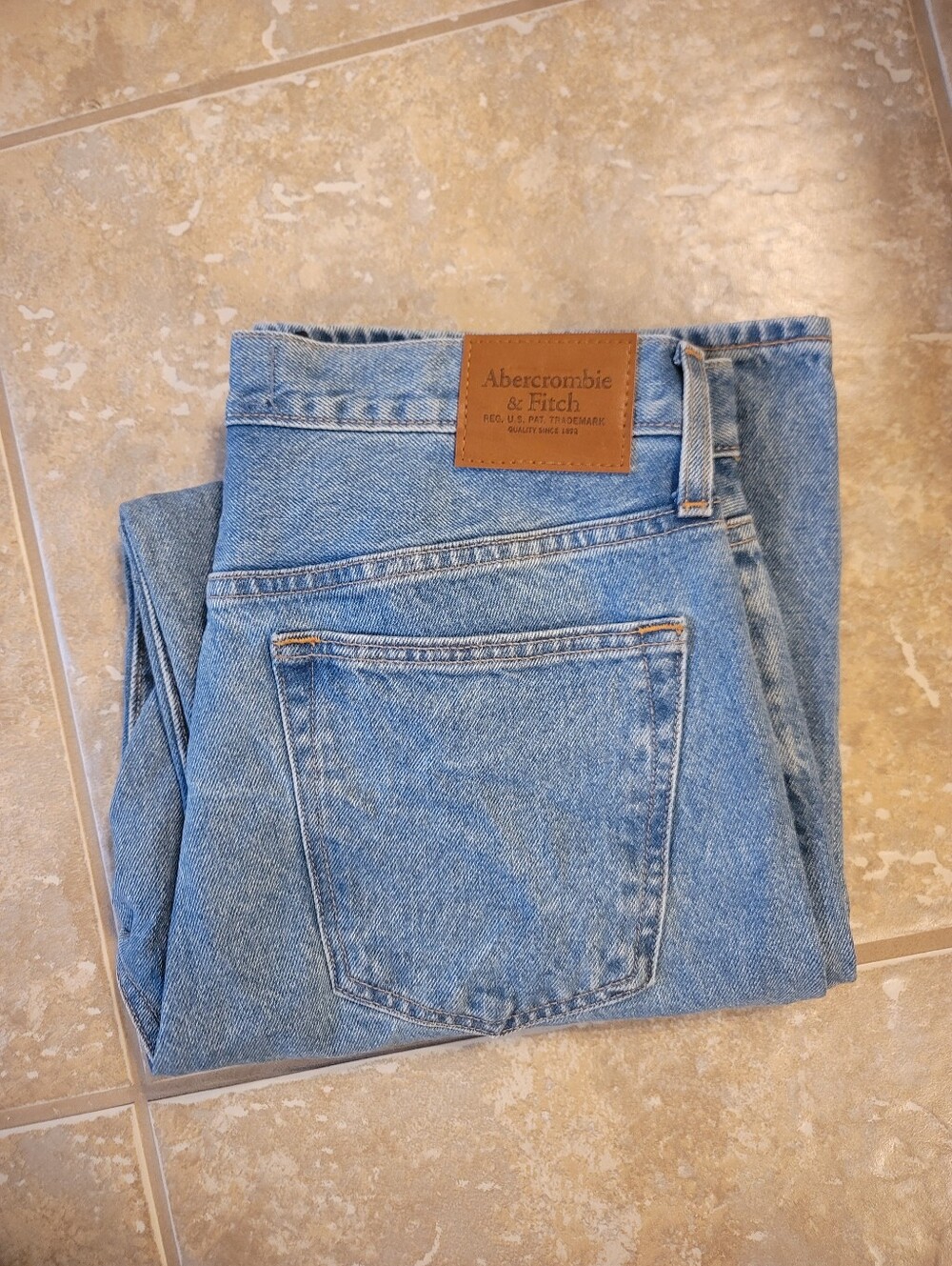 NWOT Abercrombie & Fitch 31x30 Jeans